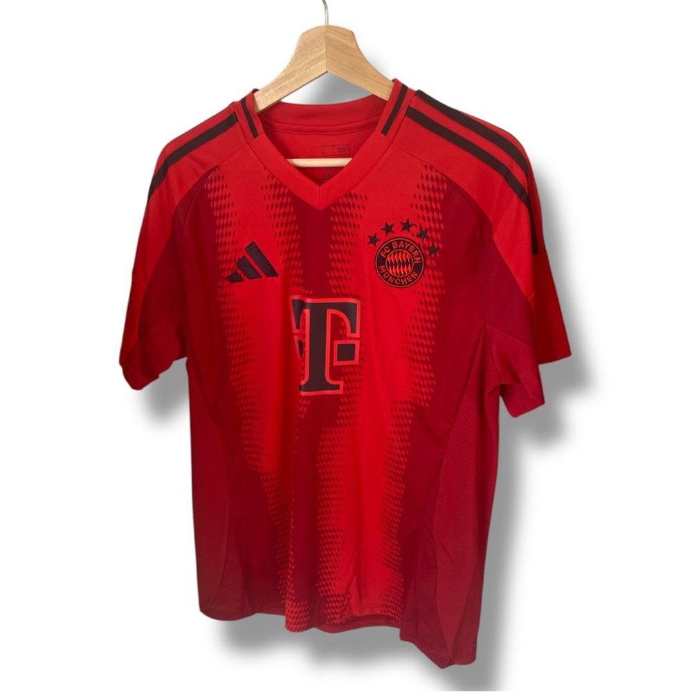 Adidas Bayern Munchen Munic 2024/2025 Home Red Soccer Jersey. Size Large.